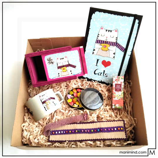 Kedi sevenlere özel, Kutulu fincan, ajandası ve kolonyalı hediye kutusu.
